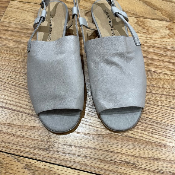 Lucky Brand CAMPBELL light Beige Taupe Leather Peep Toe Flat sling back size 8 - Picture 13 of 15
